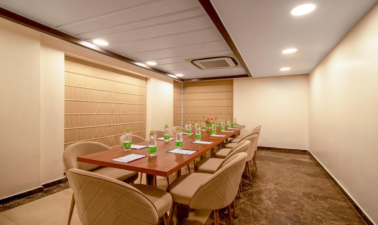 Treebo Premium Rose Mallow New Delhi Exterior photo